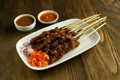 Sate Kelinci dari Semarang: Un Délice Charnel et Épicé qui Vous Enthousiasmera!